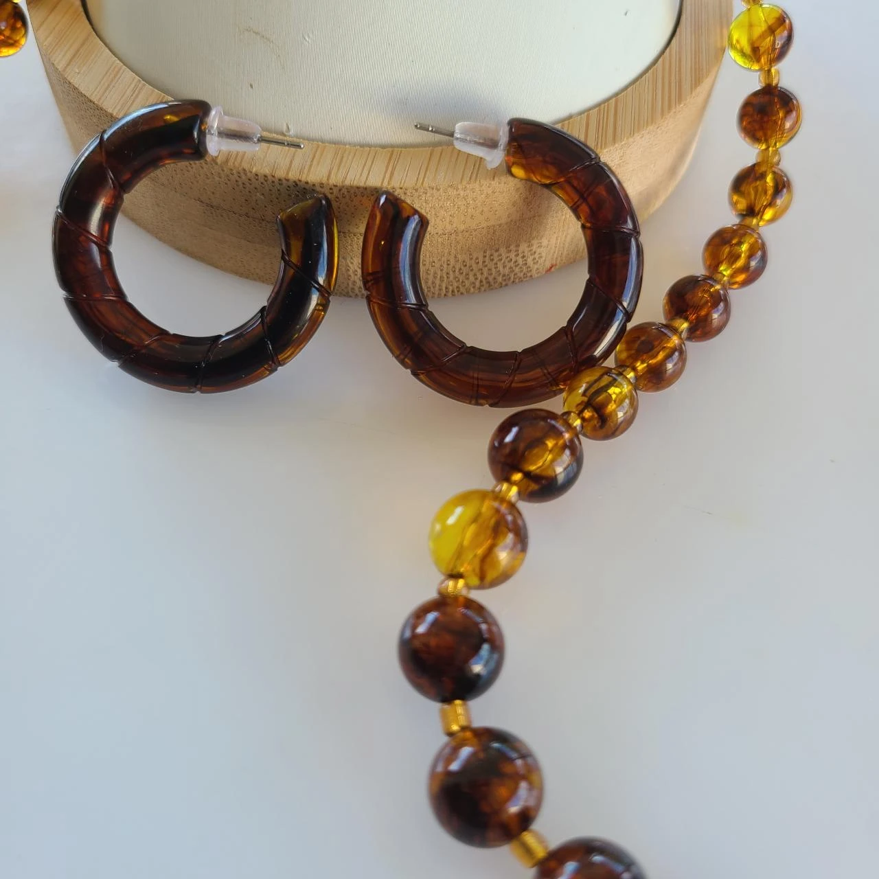 Set ketting & oorbellen van transparante harsparels amber marmer PA611 – photo 2